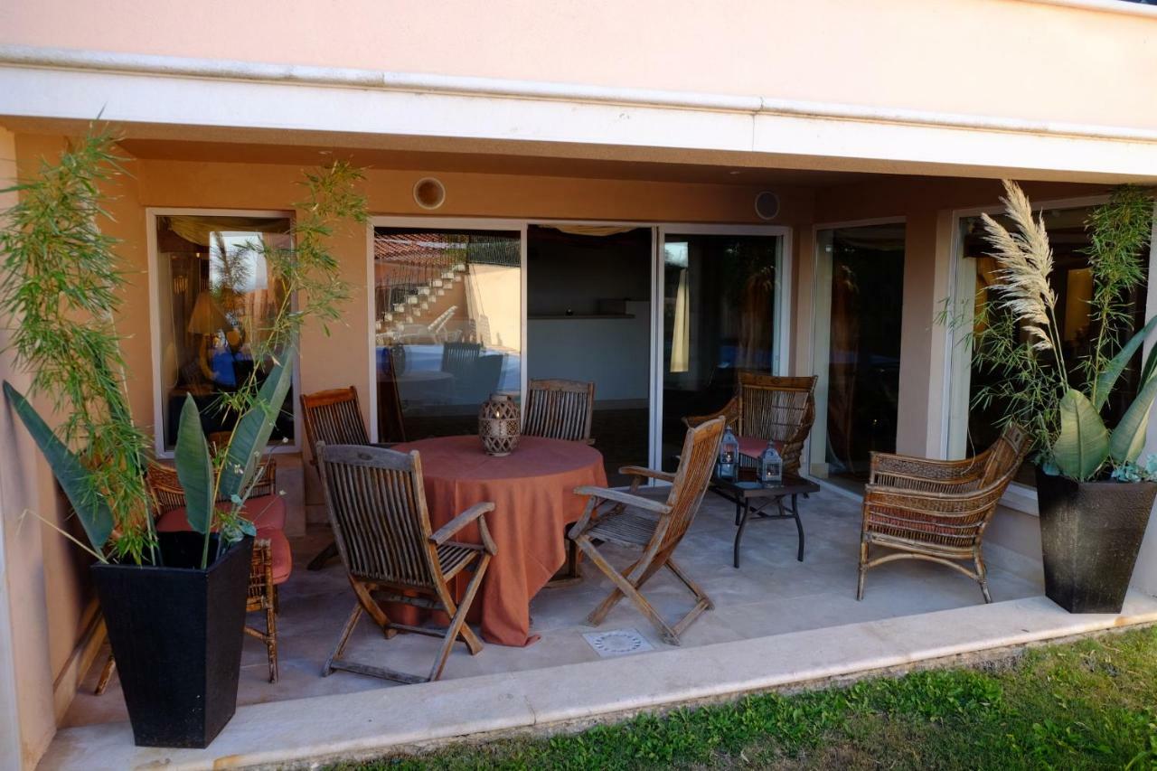 Apartamento Com Piscina Cruz Quebrada Exteriör bild